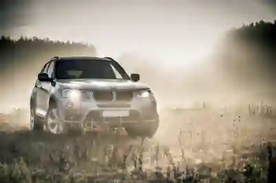 BMW M 시리즈 디자인의 아이코닉 요소와 진화 살펴보기